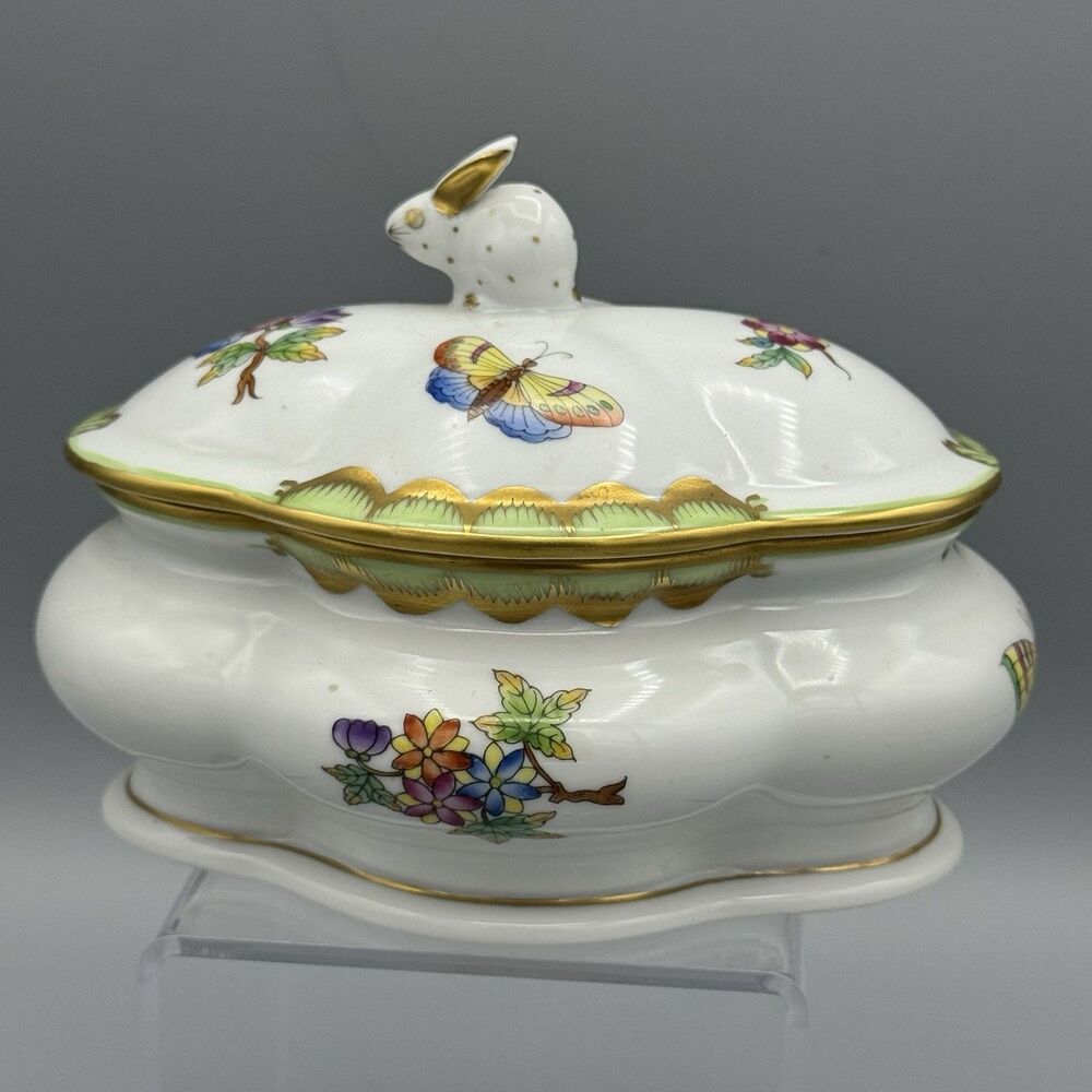 Vtg Herend Queen Victoria Porcelain Rd Box & Lid Trinket Dish with Bunny Finial